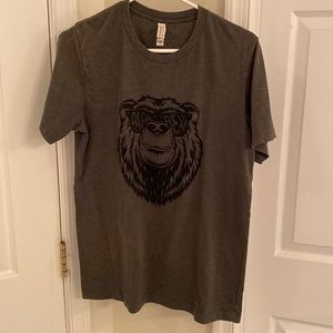 Heather green “papa bear” t shirt size medium